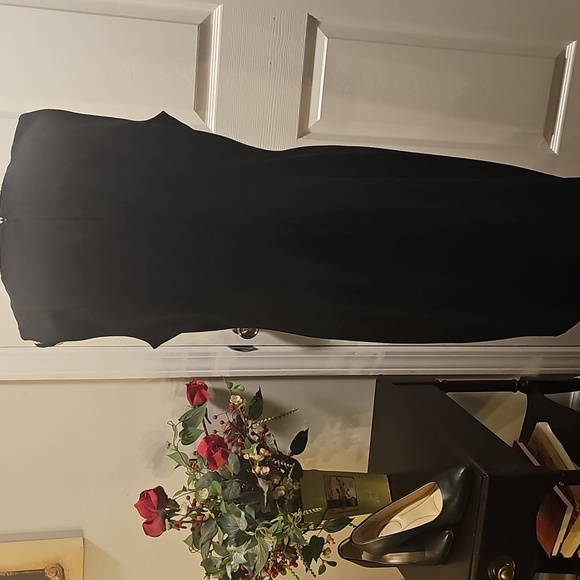 Classic Calvin Klein Little Black Dress - Picture 4 of 16